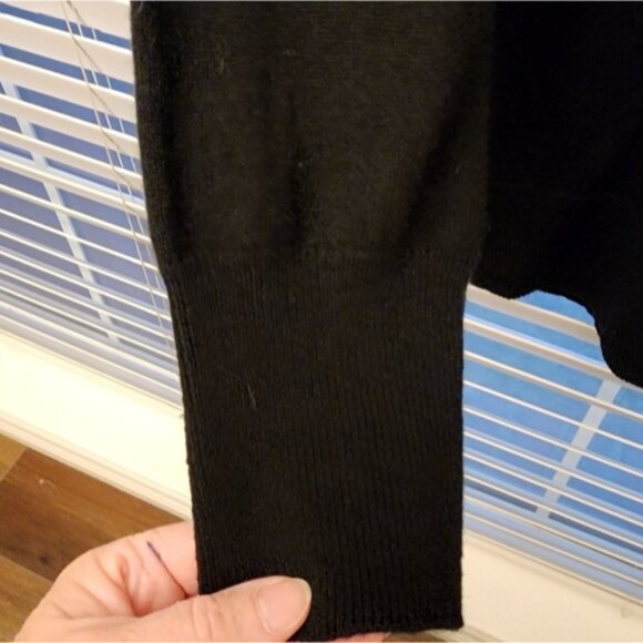 Katherine Kelly Long Turtleneck Cashmere Sweater Black Size: Medium - Picture 5 of 5